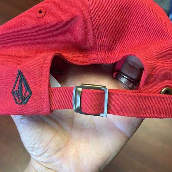 Volcolm Hat - Picture 7 of 7